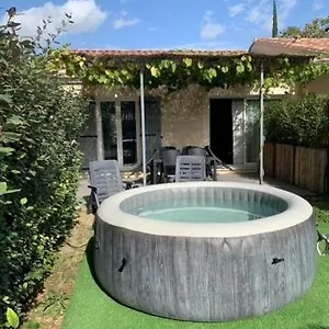 En Provence, Jardin Privatif Avec Jacuzzi Saint Didier (Vaucluse)